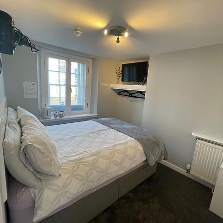 Blackbull With Rooms Lower Cumbernauld Exteriör bild